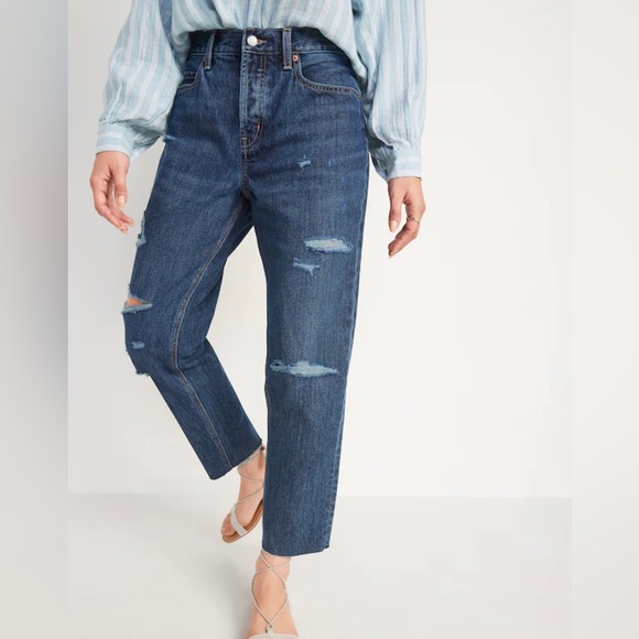 Old Navy Denim - #018 Old Navy women high-rise ripped distressed look! slouchy straight jeans.
